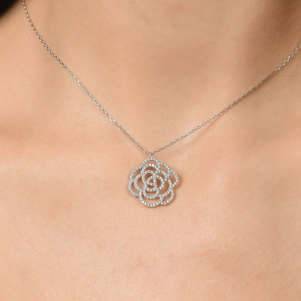 Collana in argento con rosa e  zirconi Melitea