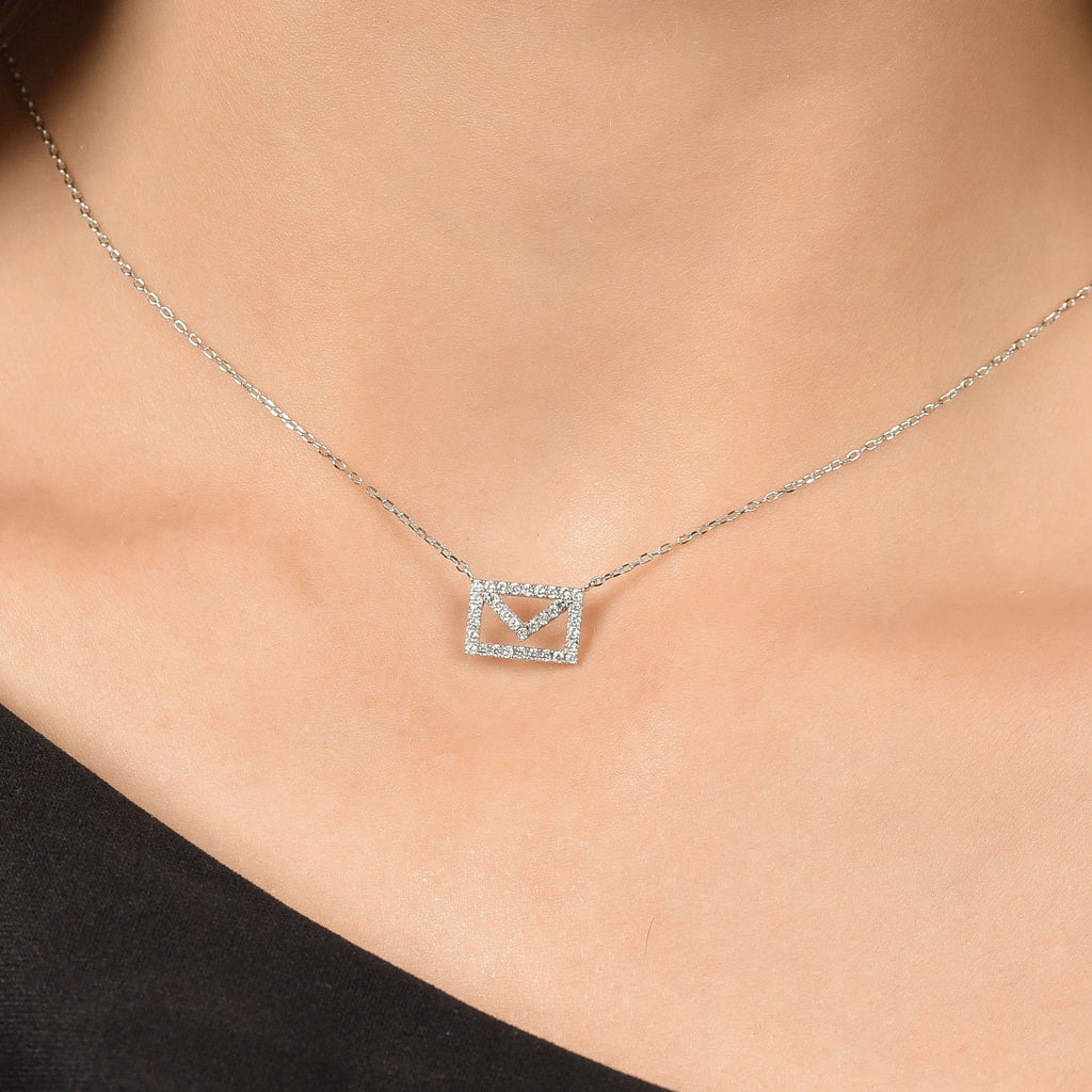 COLLANA IN ARGENTO CON CIONDOLO LETTERA E ZIRCONI BIANCHI Melitea